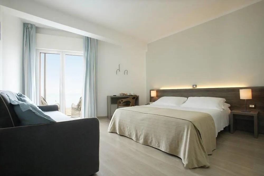 Hotel Delle Mimose Lido di Jesolo 3*,
