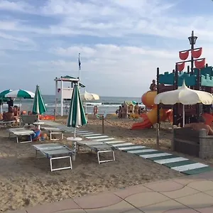 https://casa-pineta.hotelslidodijesolo.com